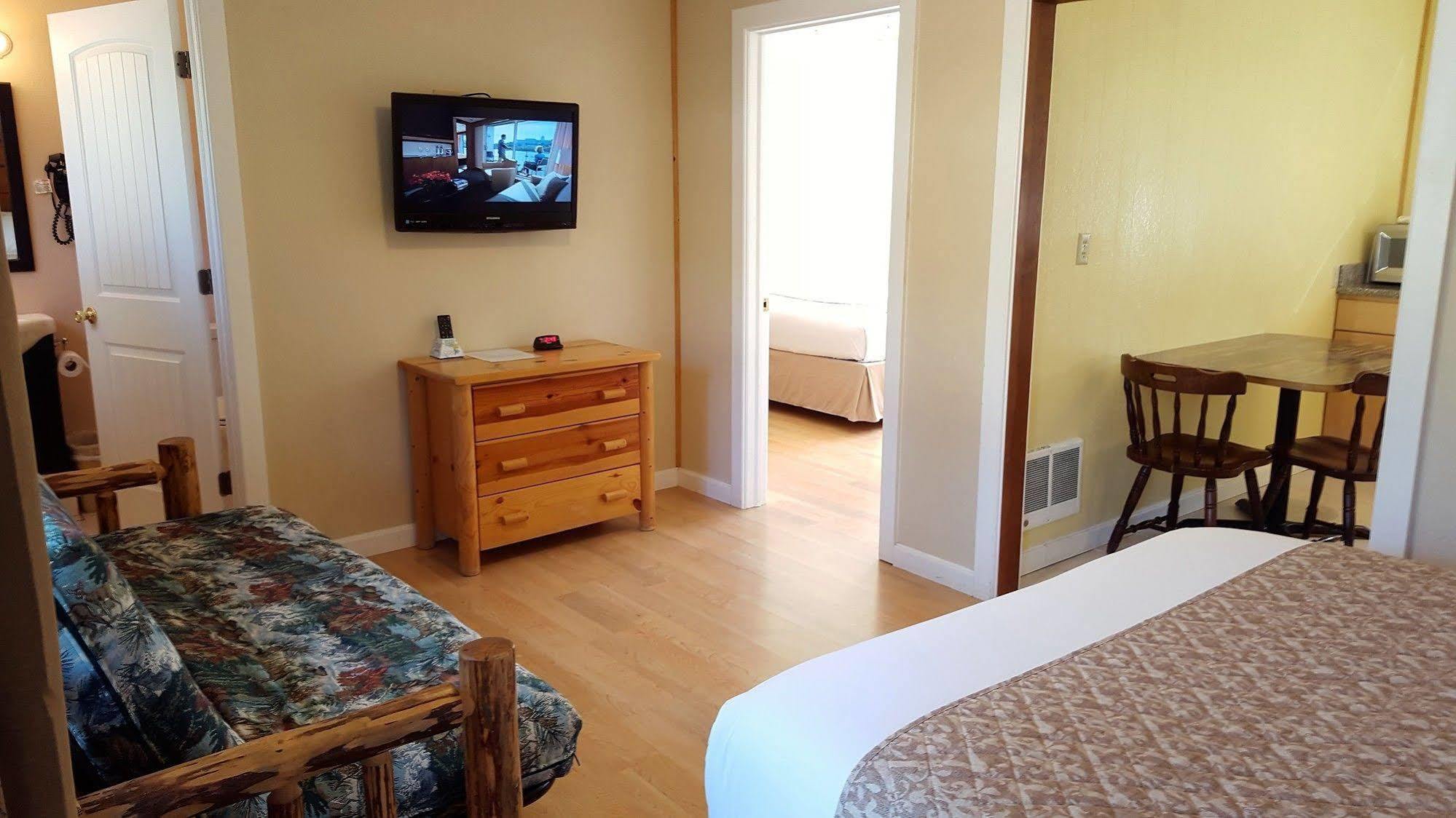 Mountain View Lodge - No Pets Allowed Packwood Bagian luar foto