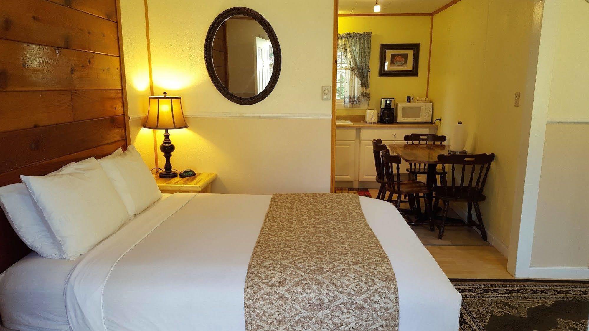 Mountain View Lodge - No Pets Allowed Packwood Bagian luar foto